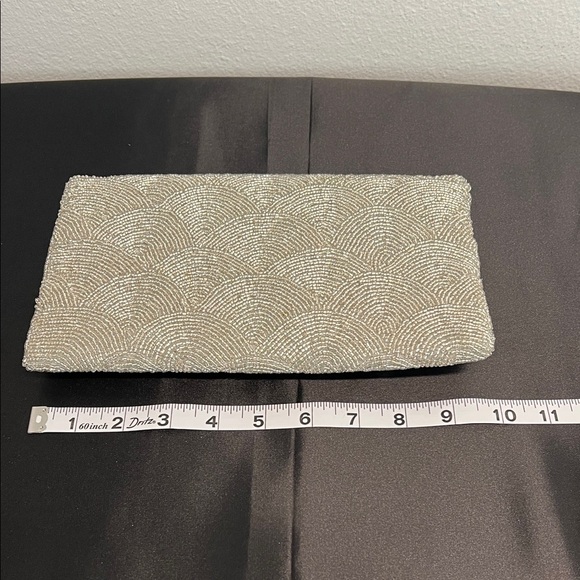 Antik Kraft | Silver Beaded Clutch